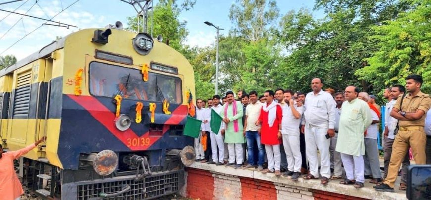 Memu Train : शिवपुर से उतरेटिया चलेगी मेमू ट्रेन,  रेल मंत्री ने दिखाई हरी झंडी