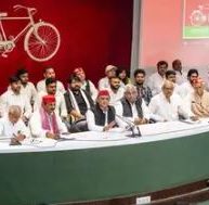 Akhilesh Yadav, Yogi