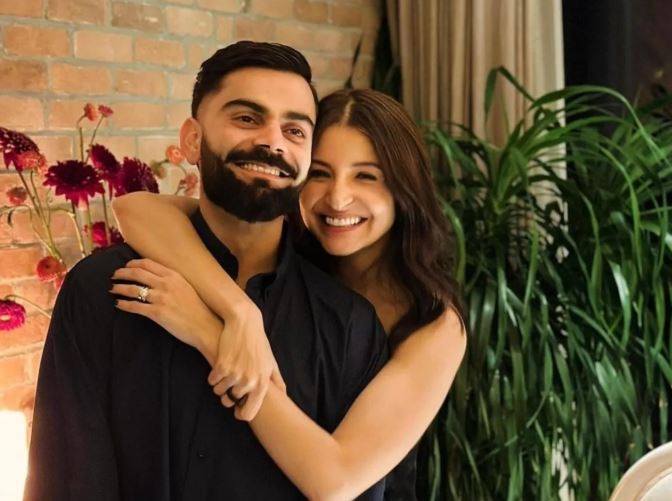 वामिका ने Virat Kohli के नाम लिखा नोट