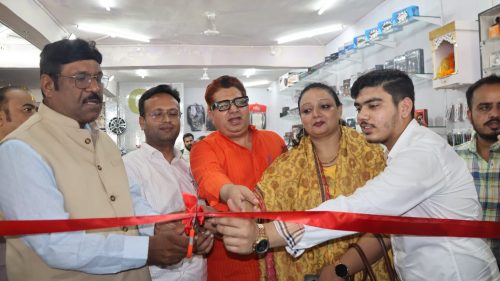 लखनऊ में ‘गैलेक्सी ऑटो ड्राइव’ का भव्य उद्घाटन, ऑटोमोबाइल सेवाओं को मिलेगा नया आयाम 1 IMG 20261005 WA0001
